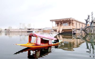 Blooming_Kashmir_Group_Tour1.jpg