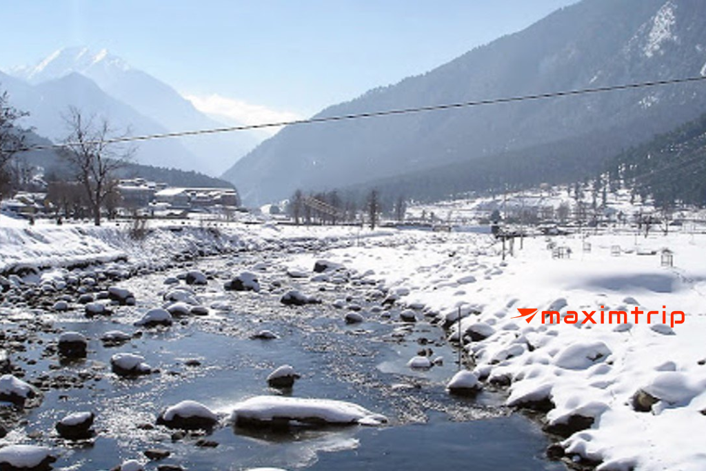 Kashmir-Tour-Packages-For-Family.png